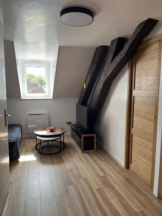 Appartement De La Fontaine A La Tour Du Pin Hyper Centre Parking Prive Eksteriør bilde